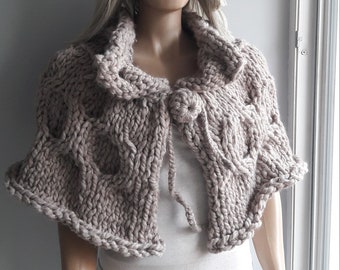 LA LUNA, Hand Knitted Capelet, Cable Knit Shawl, Wedding Wrap, Stand up Collar, Thick Cape, Crochet Button, Fall Winter, Lacy Thick Capelet