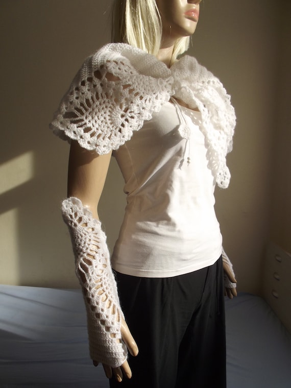 Evening Wrap Bridal Shawlette Glittered Wrap Versatile ROMANTIC BEAUTY Beautiful Edging Crochet Shawl Crochet Flower WEDDING Capelet