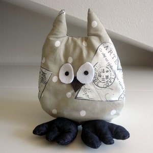 Stuffed owl dotted beige fabric