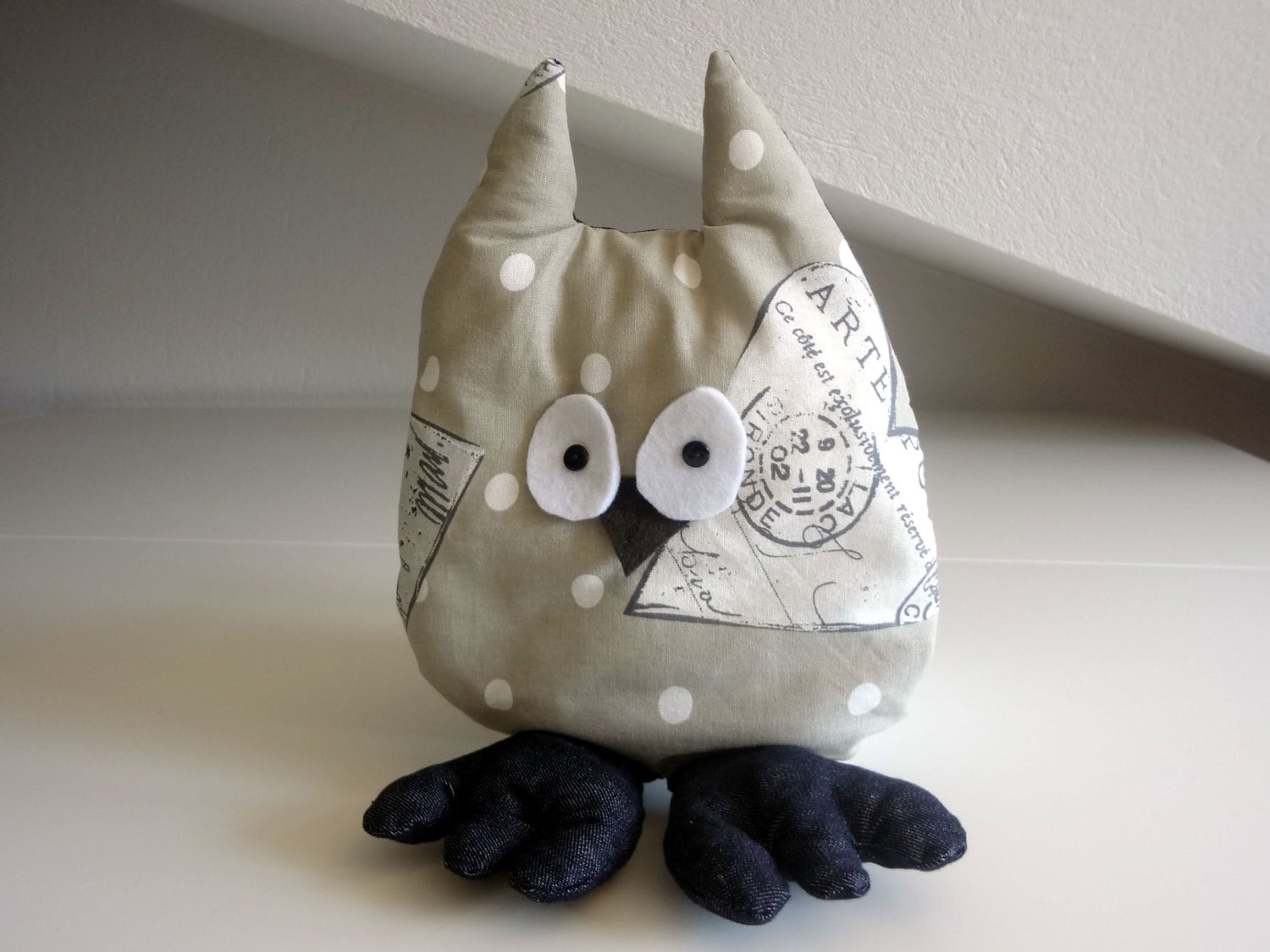 Stuffed owl dotted beige fabric