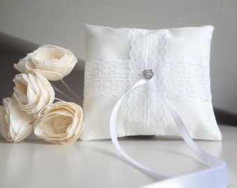 White wedding pillow, ring pillows, ring bearer pillow, wedding ring pillow, romantic ring pillows