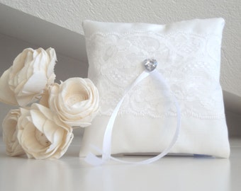 White wedding pillow, ring cushion, ring bearer cushion with cotton lace decoration