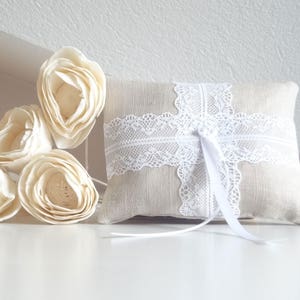 Cuscino portafedi in lino ecru per matrimonio in campagna - cuscino anelli