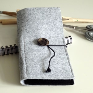 Felt pencil case, two compartements, grey black