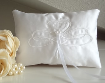 White satin ring bearer pillow, luxury ring pillow with embroidery, embroidered wedding ring pillow, pillow ring, ring cushion wedding