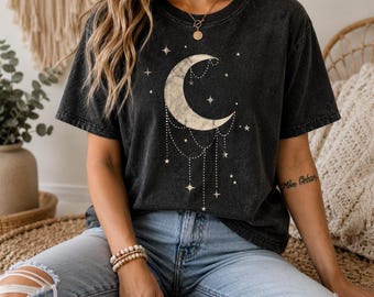 T-shirt vintage con stampa lunare: maglietta estiva boho a tema celeste.