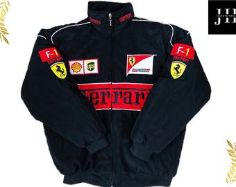Giacca da corsa Ferrari: giacca bomber da sport motoristici ricamata, ideale per lo streetwear.