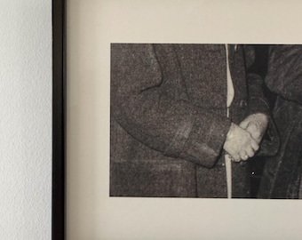 Touching What Touches No. 01 Fotografia d'arte – Edizione limitata, Vintage Source, con cornice (48x13,5 cm)