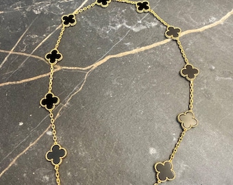 Vintage necklace black woman’s van cleef Yellow gold