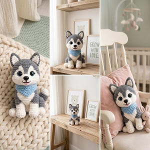Pode incluir: C&atilde;o husky de croch&ecirc; com detalhes cinza, branco e preto, usando uma bandana azul. O brinquedo de pel&uacute;cia tem olhos azuis e uma l&iacute;ngua rosa. A imagem inclui o texto "GROW WITH LOVE" e um pequeno coelho de pel&uacute;cia.