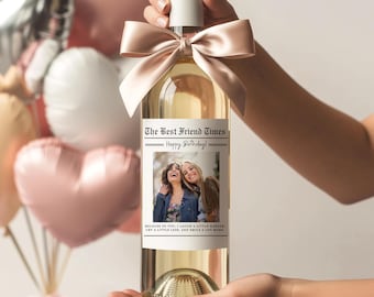 Etiqueta de vino de cumpleaños con foto personalizada, temática de periódico, regalo para novia o hermana.