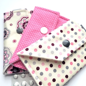 Étui contraceptif avec fermeture à pression - Pois et roses