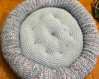 Super comfy Crochet cat bed