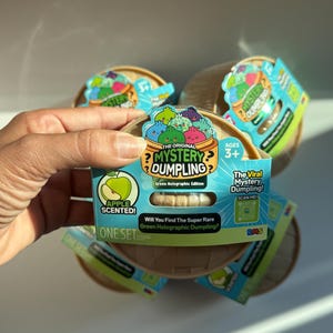 Äppeldoftande mystisk dumpling | Grönt holografiskt samlarobjekt (3+ år)