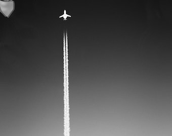 Airplane Contrail in Black & White – Minimalist Aviation Wall Art | Unframed Photo Print