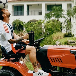 Messi GOAT Stanley 40oz Tumbler: World Cup 2026 Limited Edition Black Rose Gold image 4