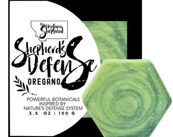 Sapone antifungino Shepherd's Defense con origano, menta piperita, lavanda, aloe vera e carbone attivo.