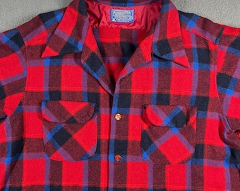 Jaqueta masculina vintage Pendleton de lã xadrez búfalo vermelha e azul, tamanho XL, com botões.