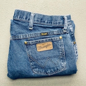 Calça jeans masculina Wrangler, 100% algodão, tamanho 36x32, modelo George Strait Relaxed Straight Western, azul. imagem 1