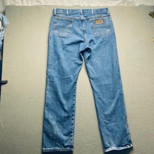 Calça jeans masculina Wrangler, 100% algodão, tamanho 36x32, modelo George Strait Relaxed Straight Western, azul. imagem 3