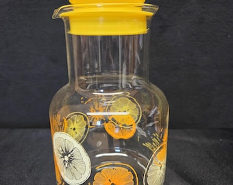Vintage Pyrex Citrus Pitcher 1.5 Qt