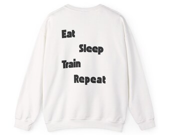 Sudadera de cuello redondo con estampado de "Eat Sleep Train Repeat" / Sudadera deportiva con tipografía minimalista.