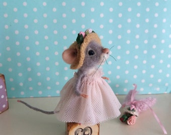 Needle felt mouse miniature mouse felt mouse dollhouse mouse needle felted art mouse felt mice mouse wool mouse white mouse realistic mouse