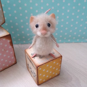 Needle Felt Mouse Miniature Mouse Felt Mouse Dollhouse Mouse Needle Felted  Mouse Felt Mice Cute Mouse Wool Mouse White Mouse Realistic Mouse 