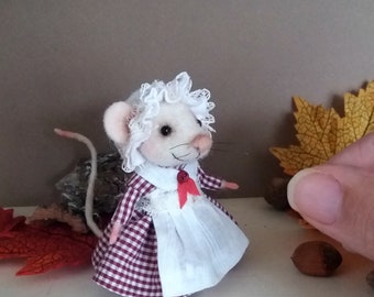 Needle felt mouse mouse felt mouse dollhouse mouse needle felted mouse cute mouse wool mouse white mouse