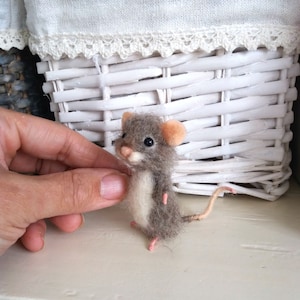 Needle felted mouse miniature mouse cute mouse dollhouse mouse realistic mouse felt mouse art mouse, blythe mouse, felted mice, maus
