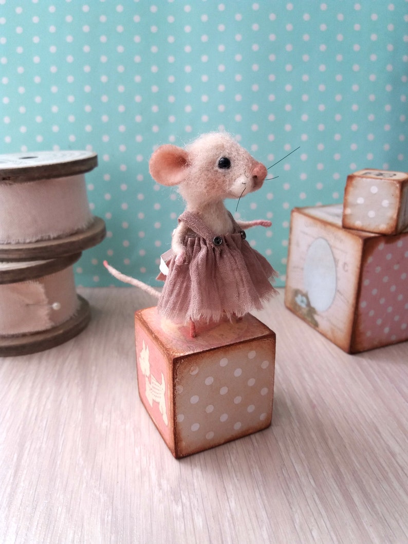 Needle felt mouse miniature mouse felt mouse dollhouse mouse needle felted mouse felt mice cute mouse wool mouse white mouse realistic mouse image 3