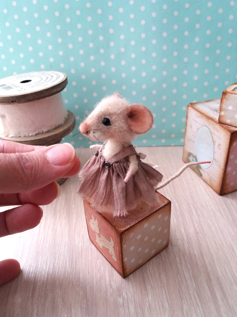 Needle felt mouse miniature mouse felt mouse dollhouse mouse needle felted mouse felt mice cute mouse wool mouse white mouse realistic mouse image 4