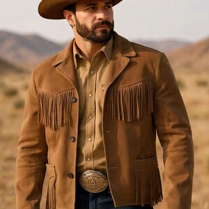 Chaqueta vaquera de ante color canela con flecos para hombre, estilo western.