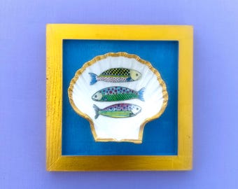 Décoration murale fantaisiste en coquillages et poissons | Décoration murale pour maison de plage | Œuvre d'art originale inspirée du littoral