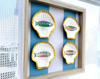 Décoration murale fantaisiste en coquillages et poissons | Décoration murale pour maison de plage | Œuvre d'art originale inspirée du littoral