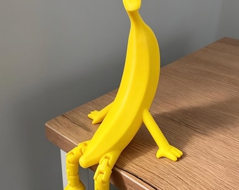 Articulated Banana Man Toy | 3D Printed Poseable Desk Buddy, Fidget Toy