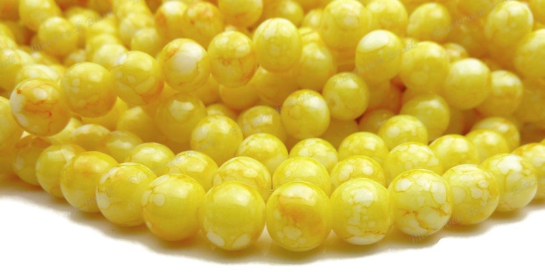 50 or 100 Pieces BL9 25 8mm Golden Yellow and White Round Glass Beads