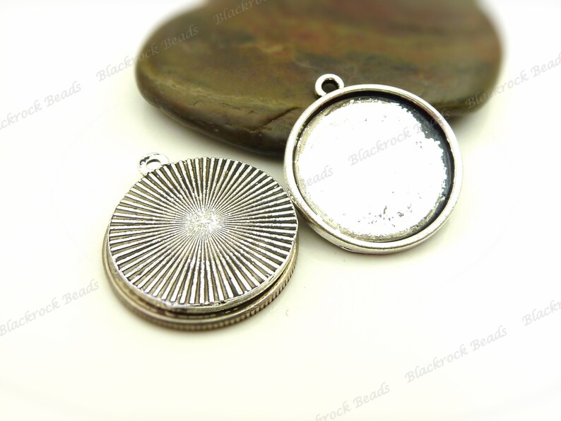 Cameo Base Pendant Blanks Round Bezel Trays BA35 Fits 18mm Cab 10 or 50 Cabochon Settings Antique Silver Tone
