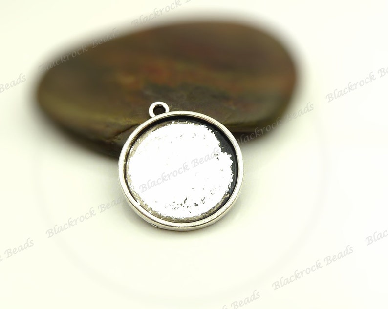 Cameo Base Pendant Blanks Round Bezel Trays BA35 Fits 18mm Cab 10 or 50 Cabochon Settings Antique Silver Tone