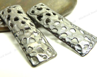 30x10mm Gunmetal Textured Rectangle Metal Links - 10pcs - Jewelry Supplies, Findings, Components, Connectors - BH1