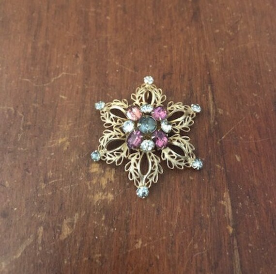 Rhinestone Star Brooch