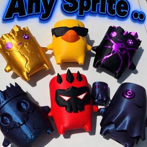 Puede incluir: Una colección de siete pequeñas figuras de personajes estilizadas en varios colores, incluyendo oro, amarillo con gafas de sol, negro con detalles morados, azul oscuro, rojo con una máscara de calavera negra y morado oscuro, con el texto Any Sprite.