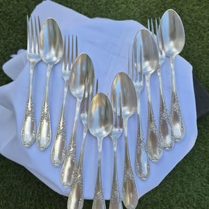 Conjunto de talheres franceses banhados a prata, 12 peças, na caixa original - Talheres rococó Luís XV - Louça francesa vintage - 6 garfos e 6 colheres