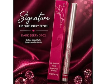 Lápiz labial retráctil Mary Kay Signature Lip Liner Dark Berry 3102, nuevo en caja.