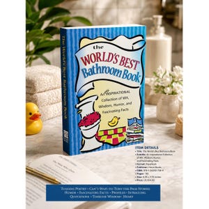 Puede incluir: Un libro de tapa dura titulado "The World's Best Bathroom Book" con una cubierta azul e ilustraciones. El libro mide 13,34 x 19,69 cm y presenta una colección inspiradora de ingenio, sabiduría, humor y hechos fascinantes. Un patito de goma y toallas están en el fondo.