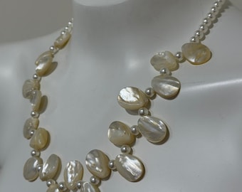 Collar llamativo de perlas, collar babero de conchas, elegante collar con cuentas, joyería costera, regalo de collar nupcial para ella.