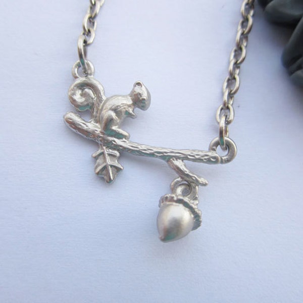 necklace---antique silver cute little squirrel with pine nut pendant & alloy chain