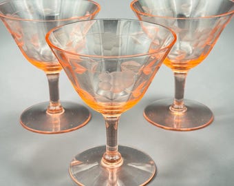 Copas de cristal rosa vintage grabadas – Juego de 3 – Grabado floral – Estilo de la época de la Gran Depresión