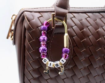 名入れビーズバッグチャーム – ハートチャーム付きカスタムネームキーホルダー