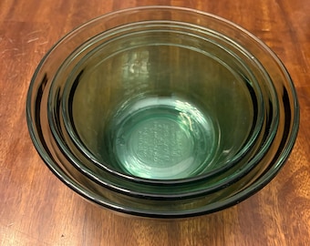 Vintage Teal Green Anchor Hocking Green Glass Nesting Mixing Bowls - Set of 3